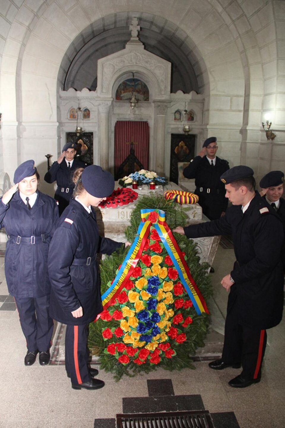 Elevii și personalul colegiului au participat la ceremoniale militare și religioase