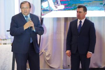 Președintele CJ Suceava, Gheorghe Flutur, și președintele CCI Suceava, Nicolae Troașe