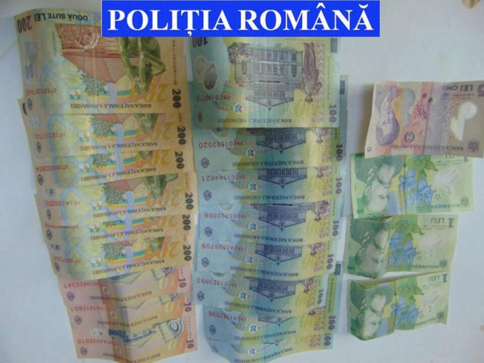Agentul-șef adjunct Ilie Tudorean a înapoiat proprietarului o borsetă cu bani și obiecte, în valoare totala de 1.000 de euro