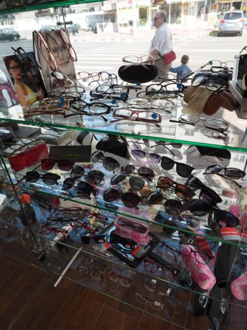 Reduceri de 50% la rame, consultații gratuite și ochelari de calitate, la Eye's Optic Suceava