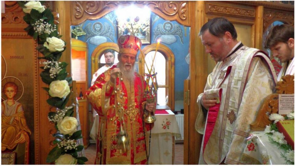 Înaltpreasfințitul Părinte Pimen, Arhiepiscopul Sucevei și Rădăuților, a slujit Sfânta Liturghie în Vatra Dornei, la Mănăstirea de maici „Sfântul Dimitrie“ Foto: ziarullumina.ro