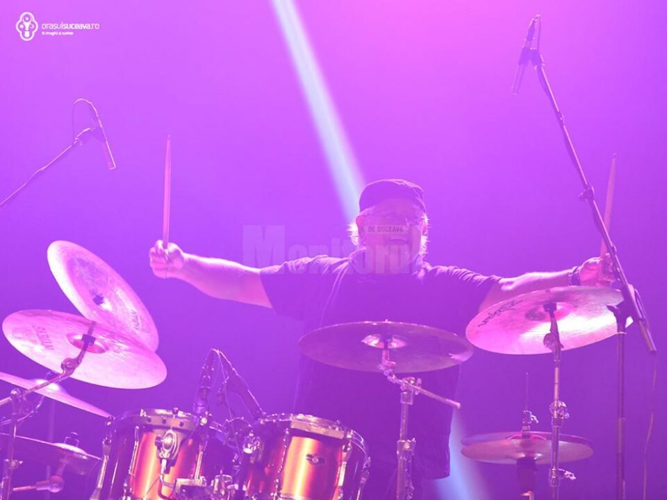 Grupul Pasarea Rock, în concert pe scena Casei de Cultură din Suceava. Foto: orasulsuceava.ro