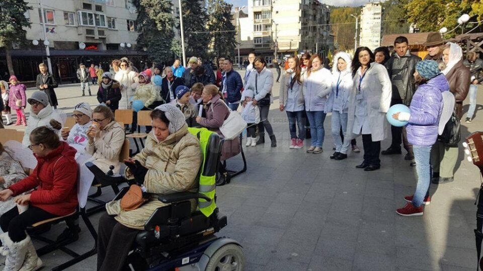 Peste 2.000 de lei, adunați în cadrul evenimentului caritabil „Îmbrățișări gratuite”