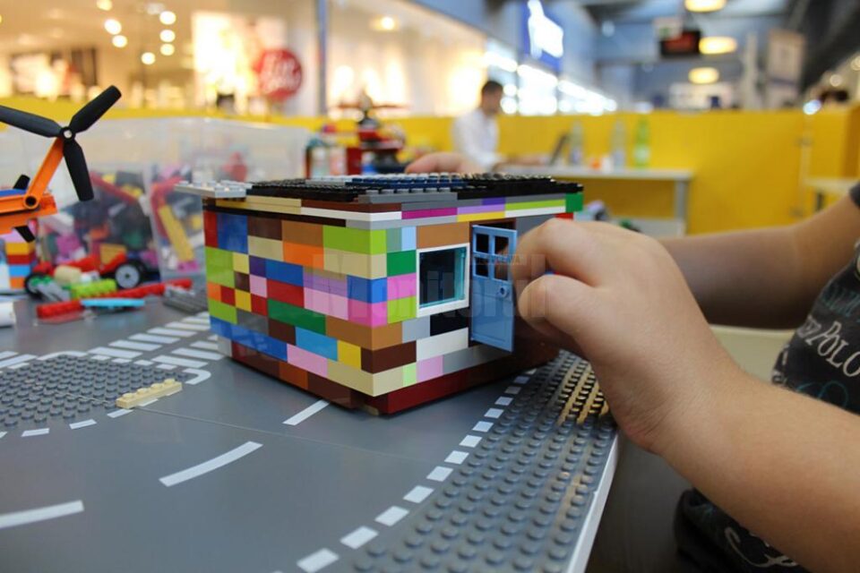 Orășelul Lego va fi la dispoziția copiilor de vineri, 4 noiembrie, la Shopping City Suceava