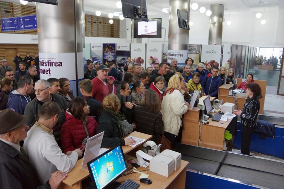 Pe 23 octombrie, aproape 200 de pasageri ai zborului Wizz Air Suceava-Milano au fost lăsați de izbeliște, după ce cursa a fost anulată, iar compania nu le-a oferit nici o variantă pentru a ajunge la destinație