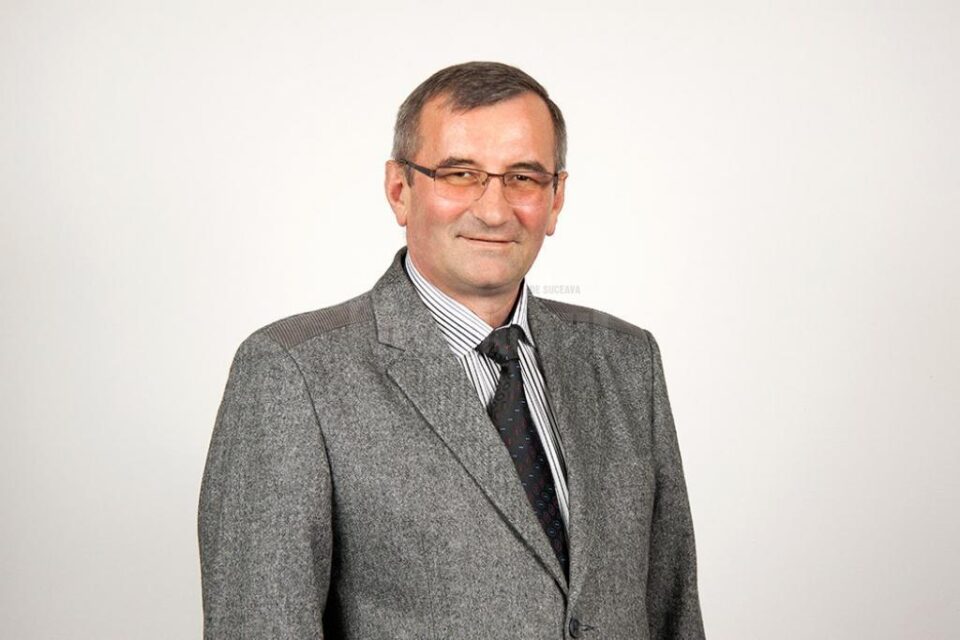 Constantin Prodaniuc, fostul primar al comunei Moara din perioada 2008-2016, executat silit pentru datorii de circa 180.000 de lei Constantin Prodaniuc, fostul primar al comunei Moara din perioada 2008-2016, executat silit pentru datorii de circa 180.000 de lei