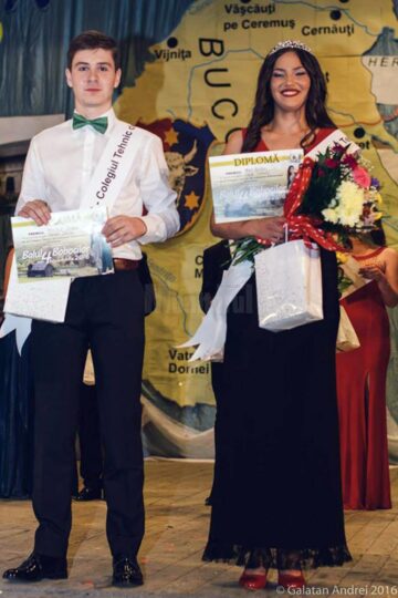Titlurile de Miss și Mister Boboc au fost acordate elevilor Diana Popovici și Marian Crețan