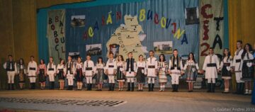 Elevii Colegiului de Industrie Alimentară i-au sărbătorit pe boboci „acasă-n Bucovina”