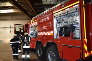 Intervenția pompierilor la fața locului
