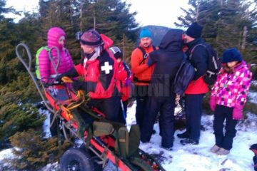 Persoana cu probleme a fost transportată pe o distanță de circa 2,5 km