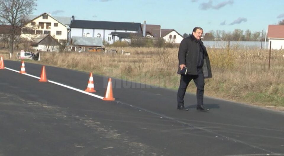 Gheorghe Flutur consideră prioritare lucrările de asfaltare a drumurilor către Rădăuți
