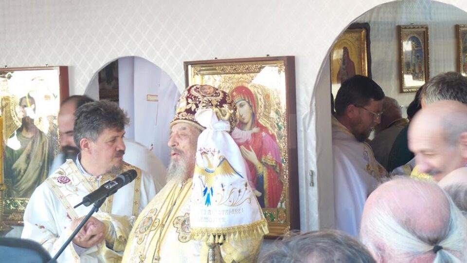 PS episcop Demosten la sfințirea noii biserici de la Brădățel PS episcop Demosten la sfințirea noii biserici de la Brădățel