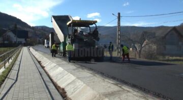 Gheorghe Flutur consideră prioritare lucrările de asfaltare a drumurilor către Rădăuți