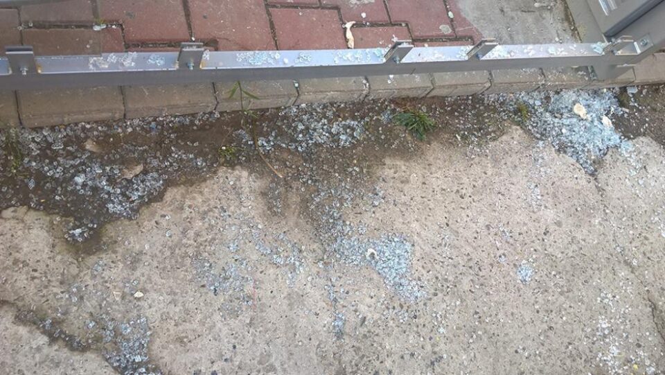 Noile stații de așteptare pentru transportul public, vandalizate