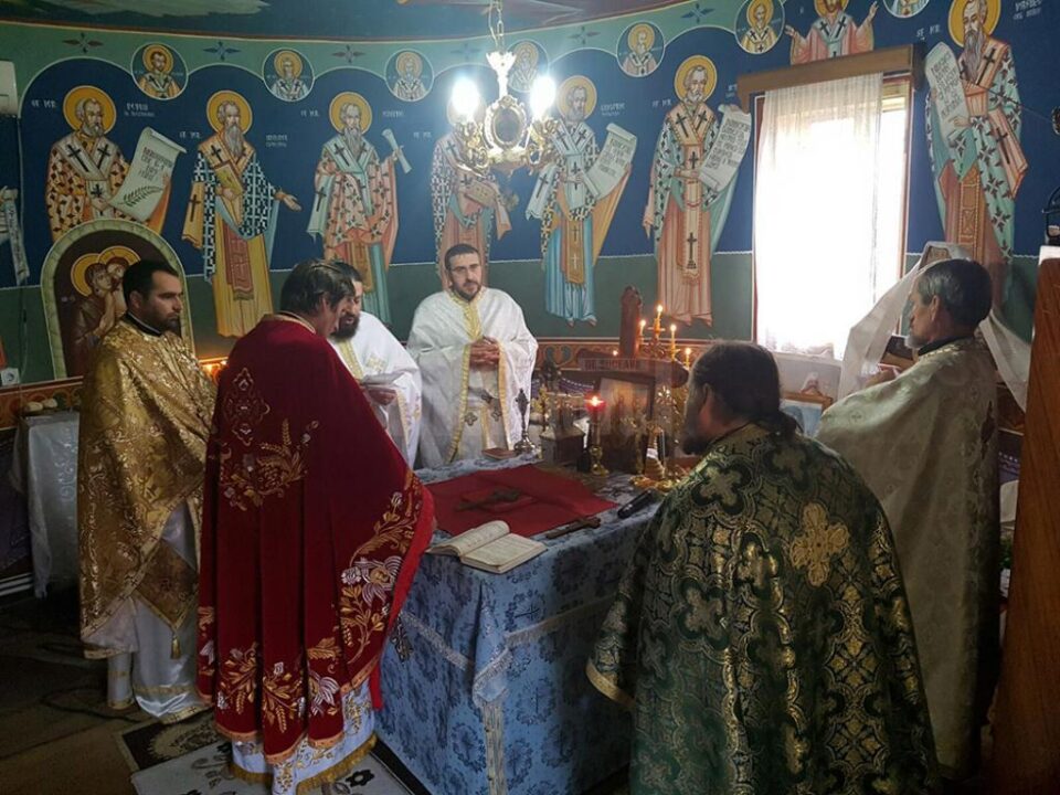Biserica Sfinții „Mihail și Gavriil” din satul Poiana, comuna Zvoriștea, și-a sărbătorit hramul