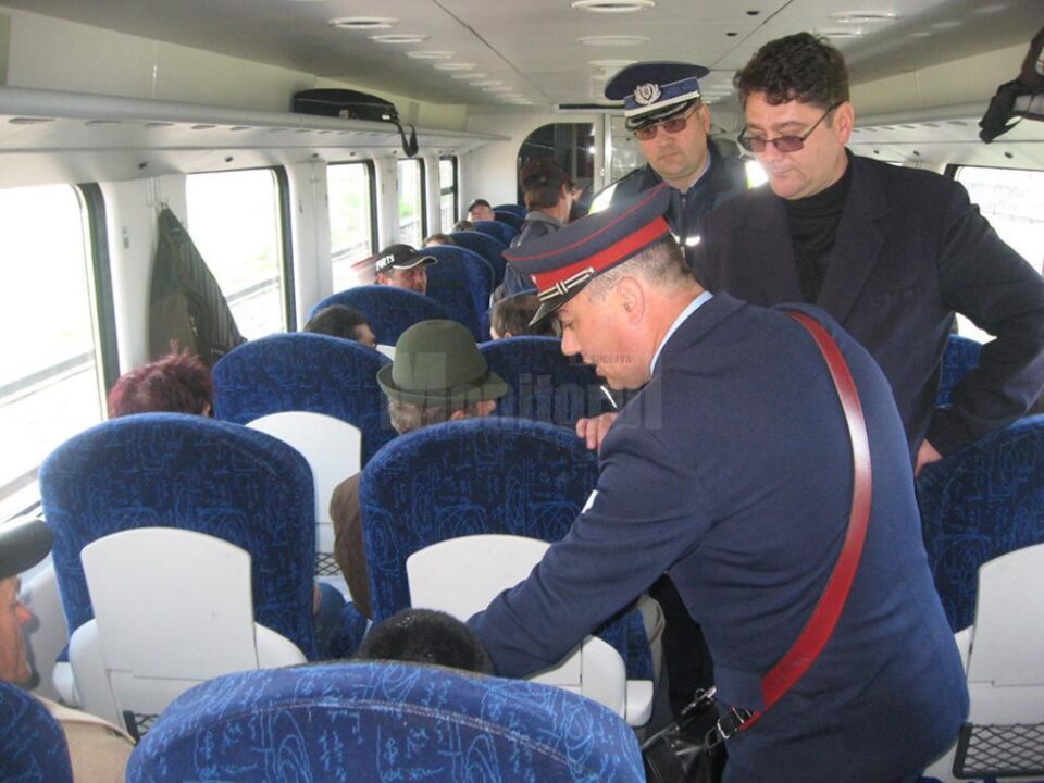 În județul Suceava, cele mai multe probleme legate de călătoriile fără bilet sunt pe ruta Suceava-Dolhasca În județul Suceava, cele mai multe probleme legate de călătoriile fără bilet sunt pe ruta Suceava-Dolhasca