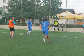 Competiția continuă într-un format cu 15 echipe
