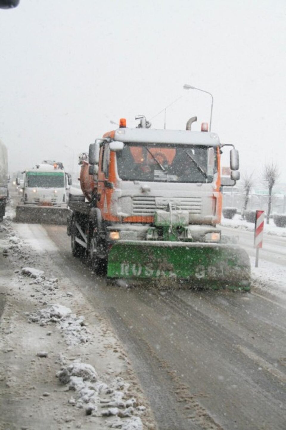 Trafic îngreunat din cauza ninsorilor pe drumurile din județ
