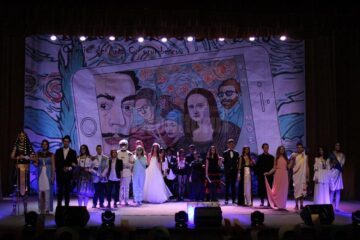 Miss și Mister Boboc la Colegiul de Artă “Ciprian Porumbescu”, aleși după un spectacol “Selfie time”