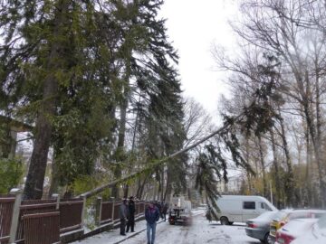 22 de mașini de intervenție la deszăpezire, scoase pe străzile Sucevei