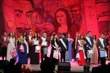 Miss și Mister Boboc la Colegiul de Artă “Ciprian Porumbescu”, aleși după un spectacol “Selfie time”