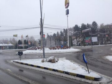 22 de mașini de intervenție la deszăpezire, scoase pe străzile Sucevei