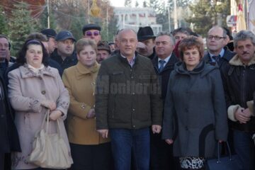 Aproape 300 de membri și simpatizanți ai ALDE Suceava, conduși de liderul județean, deputatul Alexandru Băișanu, au realizat un flashmob