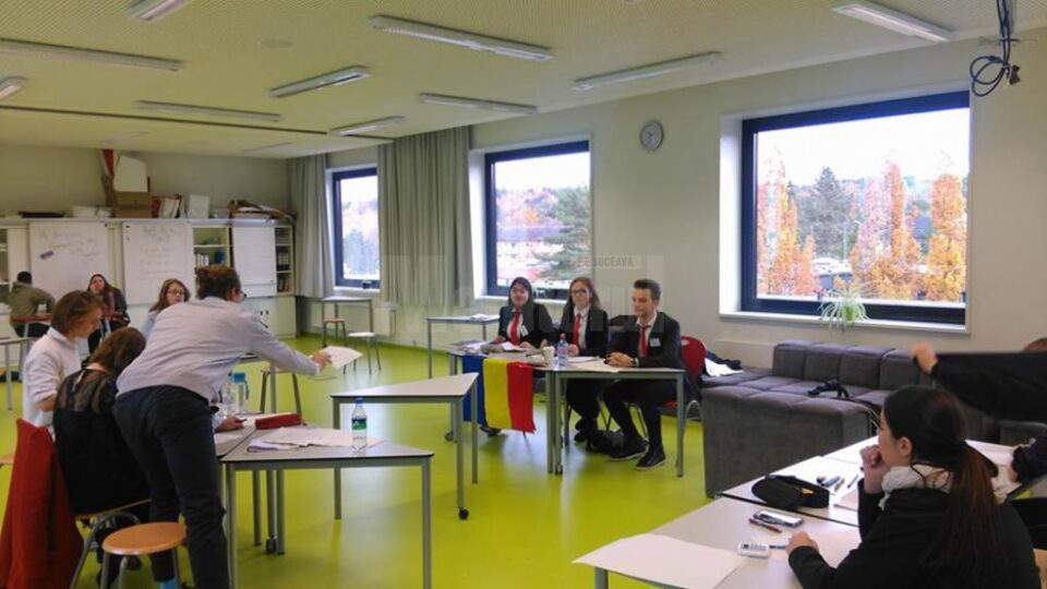 Cei trei membri ai echipei vicecampioane de la Hamburg