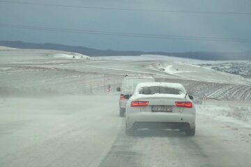 Traficul din județ s-a desfășurat în mare parte în condiții grele