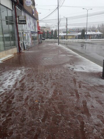 22 de mașini de intervenție la deszăpezire, scoase pe străzile Sucevei