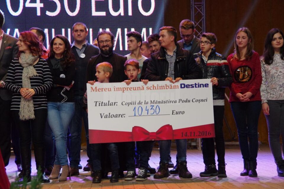 Un cec de 10.430 de euro din vânzare de bilete și donații