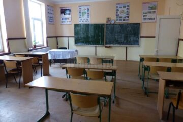 Cursurile au fost suspendate luni