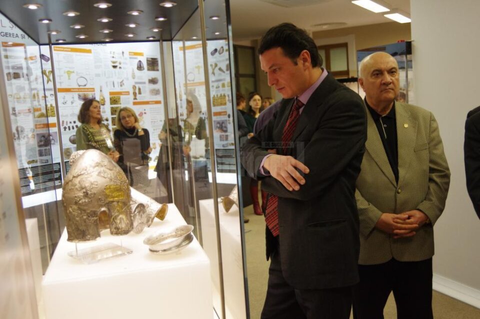 Expoziția „Aurul și argintul antic al României”