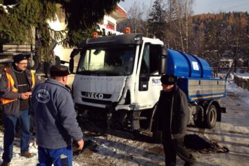 Mașina implicată în accidentul de pe calea ferată