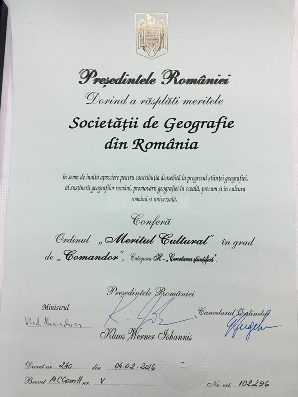 Profesori fălticeneni, prezenți la Palatul Cotroceni, la decorarea Societății Române de Geografie