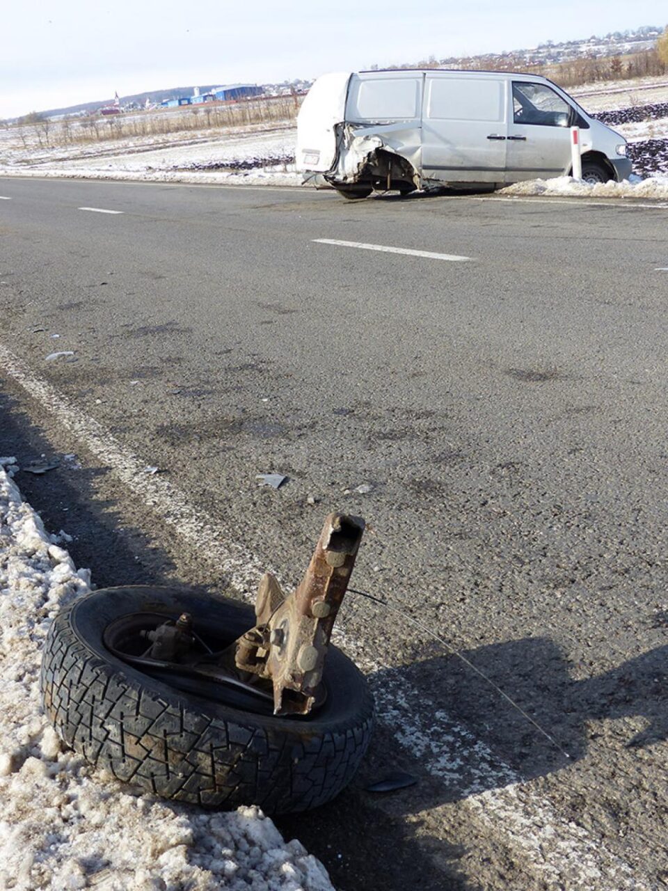 Un șofer neatent a produs un accident rutier cu răniți și trei mașini implicate, la Ilișești