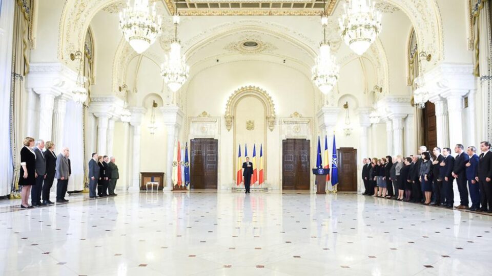 Profesori fălticeneni, prezenți la Palatul Cotroceni, la decorarea Societății Române de Geografie