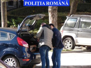 Flagrant în fața Muzeului de Istorie, cu un sucevean care încerca să vândă cărți de patrimoniu de 20.000 de euro