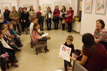 Artista plastică Ana-Maria Ovadiuc a lansat cartea pentru copii „Trei pisici și un ghem pătrat”