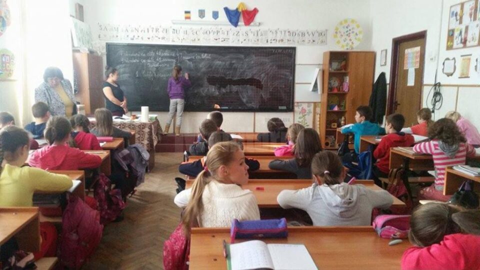 Elevi în rolul de profesori
