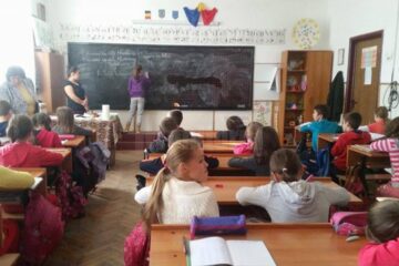 Elevi în rolul de profesori