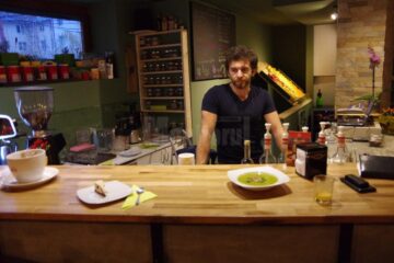 Primul bistro vegan din Suceava își așteaptă clienții