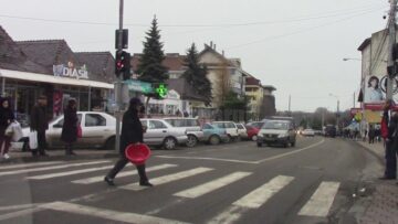 Peste 50 de pietoni au traversat neregulamentar pe lângă polițiști în civil