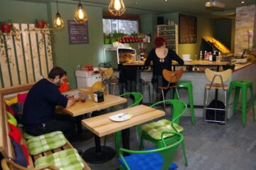 Primul bistro vegan din Suceava își așteaptă clienții