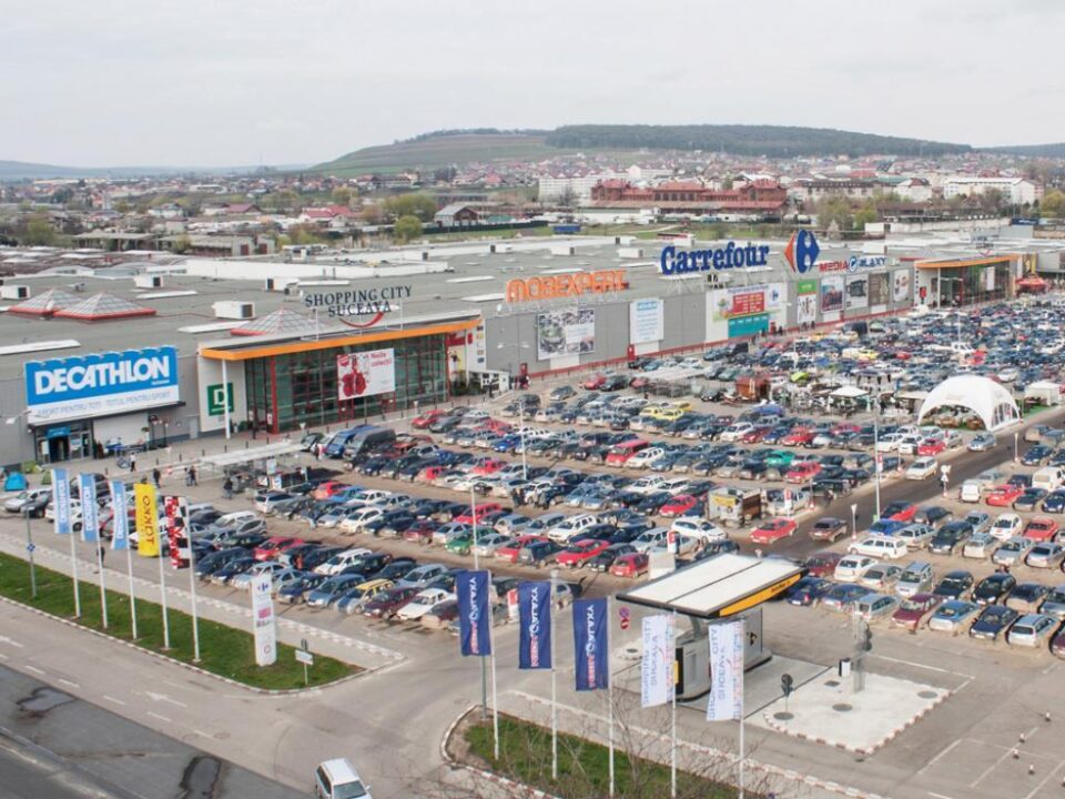 Pasionații de shopping vor fi întâmpinați la Shopping City Suceava cu reduceri de până la 80%, iar fidelitatea va fi răsplătită cu vouchere de cumpărături în valoare totală de 5.500 de euro Pasionații de shopping vor fi întâmpinați la Shopping City Suceava cu reduceri de până la 80%, iar fidelitatea va fi răsplătită cu vouchere de cumpărături în valoare totală de 5.500 de euro