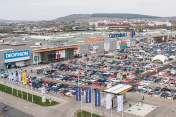 Pasionații de shopping vor fi întâmpinați la Shopping City Suceava cu reduceri de până la 80%, iar fidelitatea va fi răsplătită cu vouchere de cumpărături în valoare totală de 5.500 de euro Pasionații de shopping vor fi întâmpinați la Shopping City Suceava cu reduceri de până la 80%, iar fidelitatea va fi răsplătită cu vouchere de cumpărături în valoare totală de 5.500 de euro