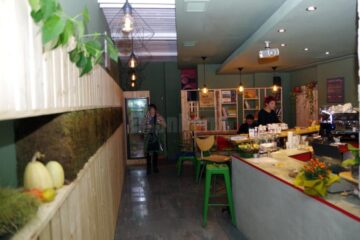Primul bistro vegan din Suceava își așteaptă clienții