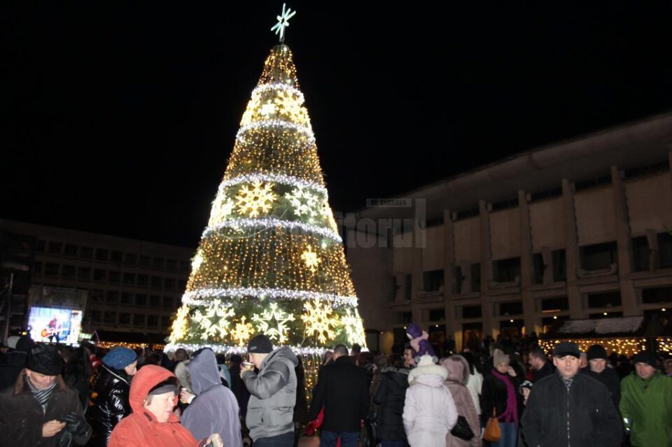 5000 de cadouri vor fi oferite copiilor langa bradul din Centru