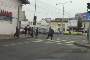 Traversări pe roșu în fața Pieței Mari