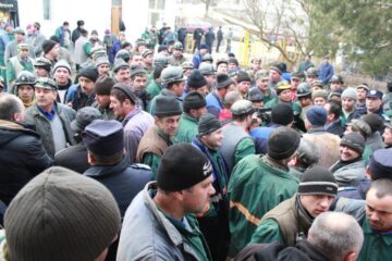 Guvernul a aprobat măsuri de protecție socială pentru minerii de la Crucea care vor fi disponibilizați